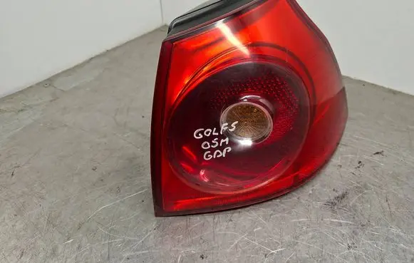 Volkswagen Golf V Rear/tail lights 4VFX13404AA