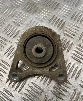 Land Rover Freelander Rear differential mounting bracket 550450M000