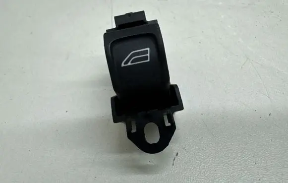 Volvo XC70 Electric window control switch 30773272