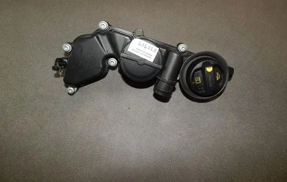 Volkswagen Golf VII Oil fill pipe 04E103495