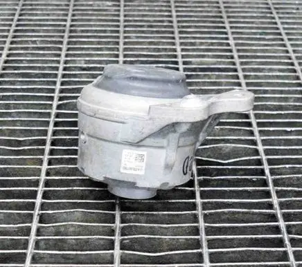 Mercedes-Benz GLC X253 C253 Engine mount bracket A2052407900