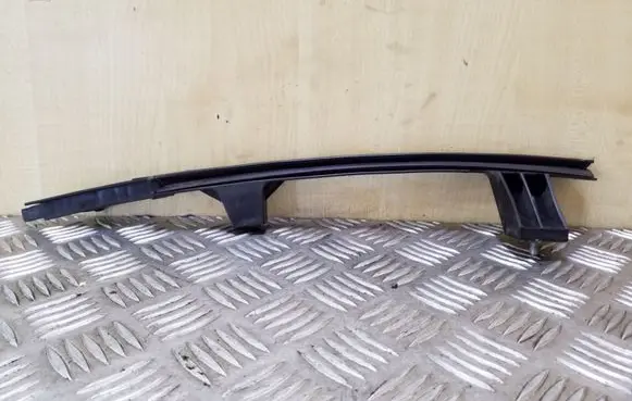 Hyundai i40 Rear door windshield rail 835353Z000