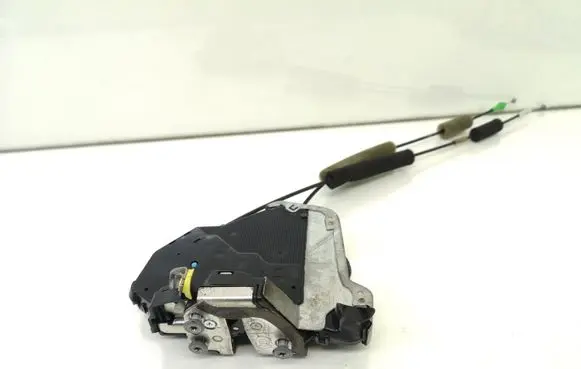 Lexus IS 220D-250-350 Front door lock 7B2213 A046693