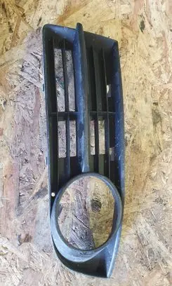 Volkswagen Touran I Front bumper lower grill 1T0853665A