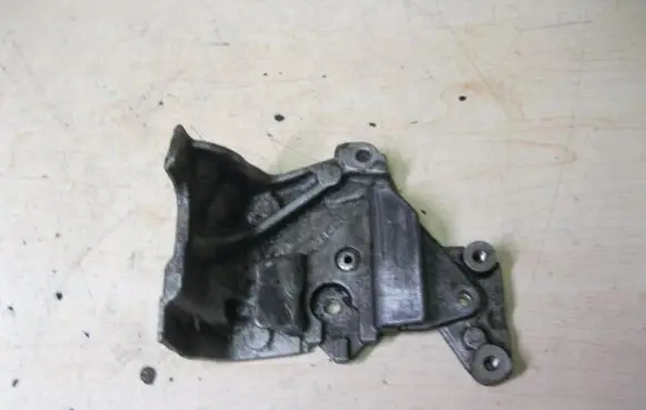 Peugeot 207 Engine mounting bracket 505932 VD4355