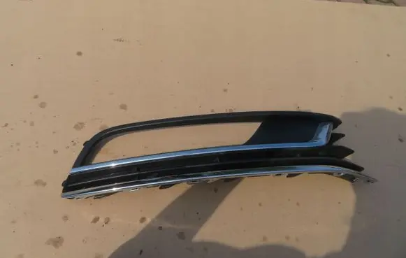 Volkswagen PASSAT B7 Front bumper lower grill 3AA853666