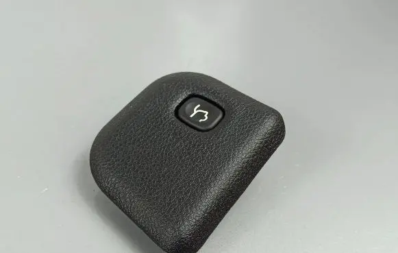 Jeep Grand Cherokee Tailgate/boot open switch button 
