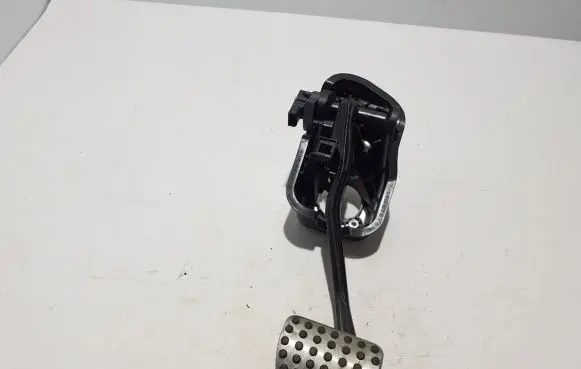 Mercedes-Benz EQC Brake pedal A2052900618