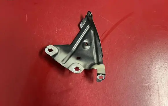 BMW X1 F48 F49 Fender mounting bracket 7351516