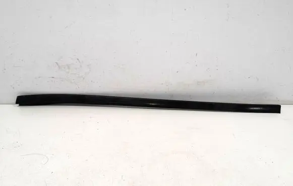 Mercedes-Benz R W251 Windshield trim A2516905062