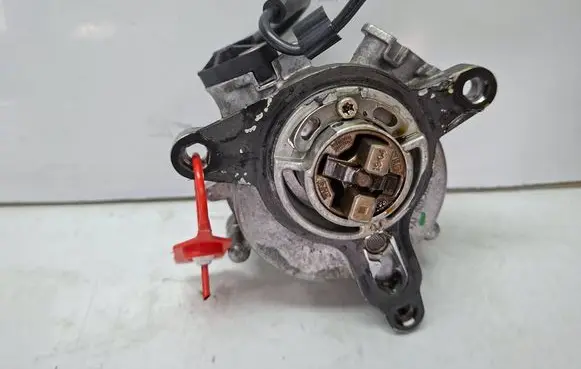 Opel Astra K Vacuum pump S27612765 55495381