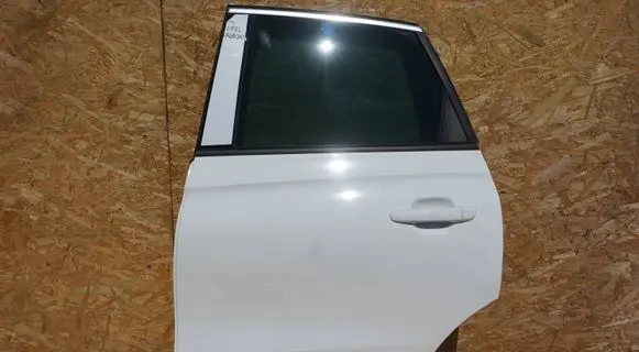 Opel Crossland X Rear door 
