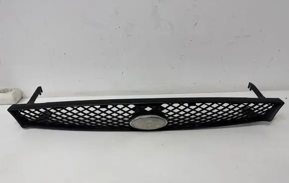 Front bumper upper radiator grill