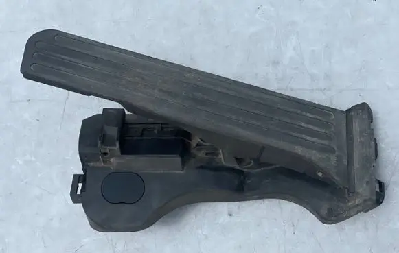 Volkswagen PASSAT B7 Accelerator throttle pedal 1K1721503AT
