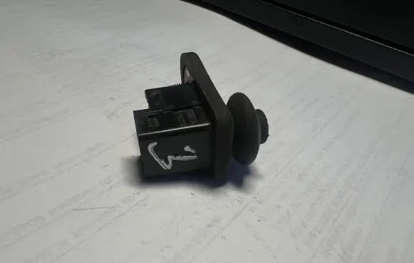 Mitsubishi Colt Front door sensor 