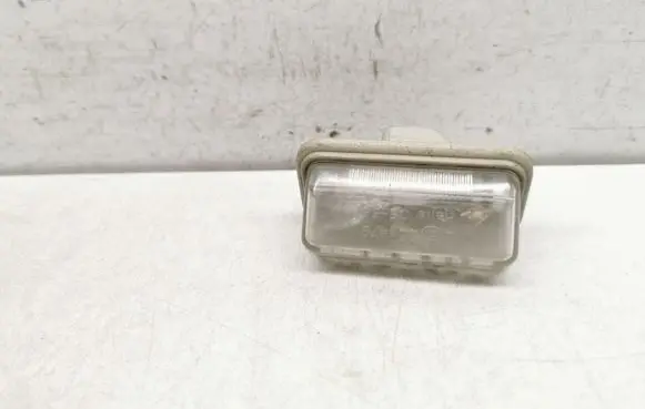 Toyota Avensis T250 Number plate light