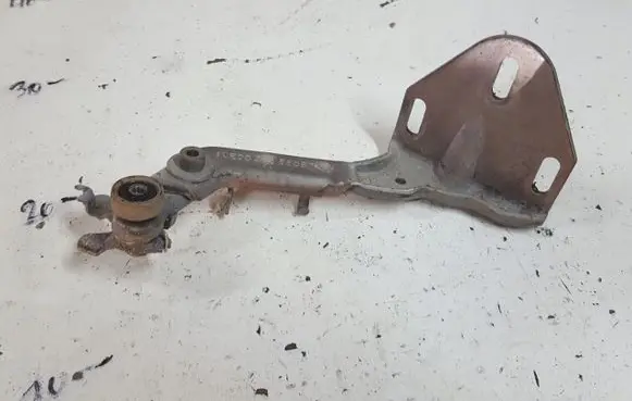 Iveco Daily 6th gen Sliding door upper roller guide/hinge 