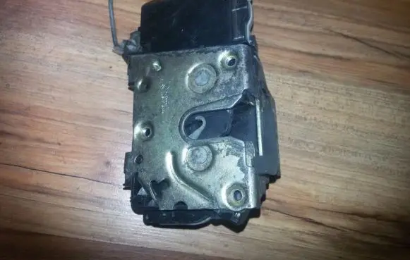 Citroen C5 Front door lock