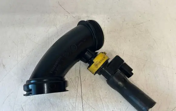 Citroen C4 II Picasso Air intake duct part 1100844S01 22363