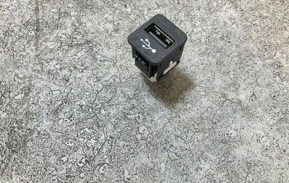 BMW iX3 USB socket connector 745580 9229294
