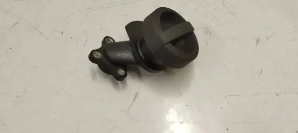 Volvo XC60 Oil fill pipe 31330189