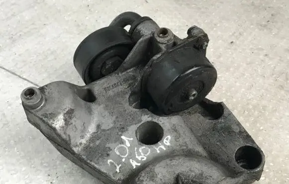 BMW 3 E46 A/C compressor mount bracket 7787319