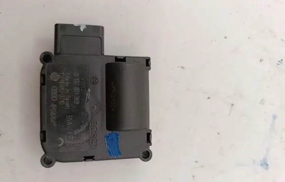 Audi A8 S8 D3 4E Air flap motor/actuator 0132801369 4F0820511 CZ1168803710
