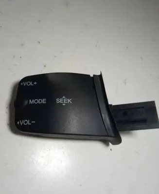 Ford Focus C-MAX Sound control switch 758709