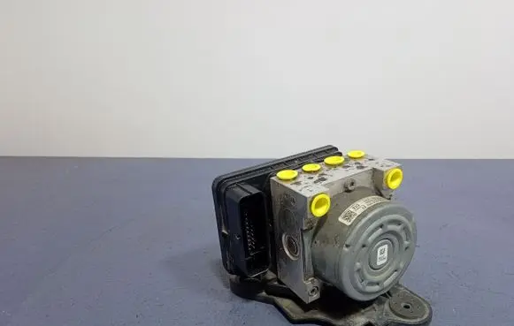 Skoda Octavia Mk3 (5E) ABS Pump 5Q0614517ET