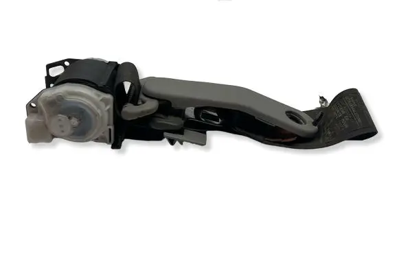 Mitsubishi Pajero Rear seatbelt N1527