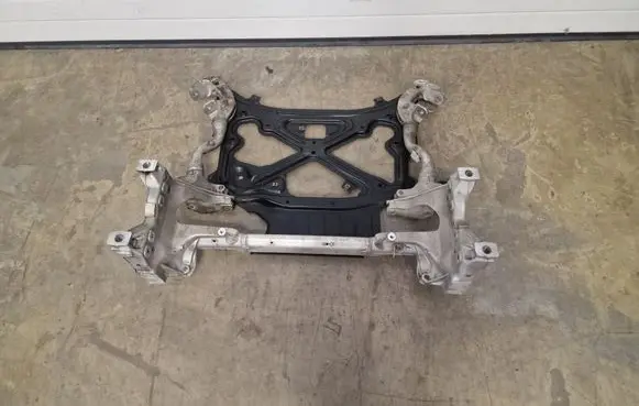 Audi Q7 4M Front subframe 4M0399315R 4M2399345C