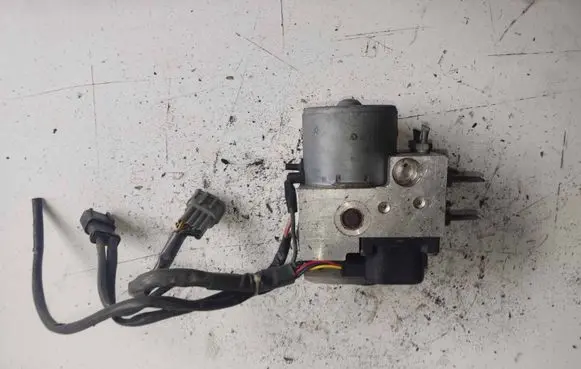 Nissan Primera ABS Pump 476002F000 0265214411