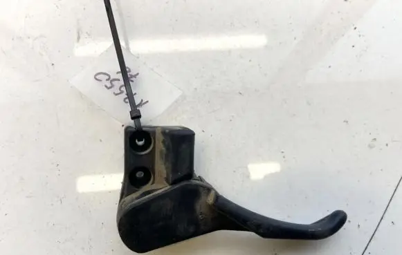 Volkswagen PASSAT B5 Engine bonnet (hood) release handle 3b1823533
