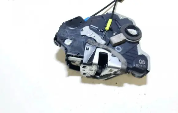 Lexus IS 220D-250-350 Front door lock
