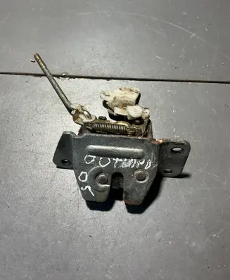 Mitsubishi Outlander Tailgate/trunk/boot lock/catch/latch