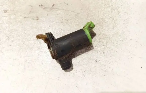 Volvo V50 Windscreen/windshield washer pump e13021168