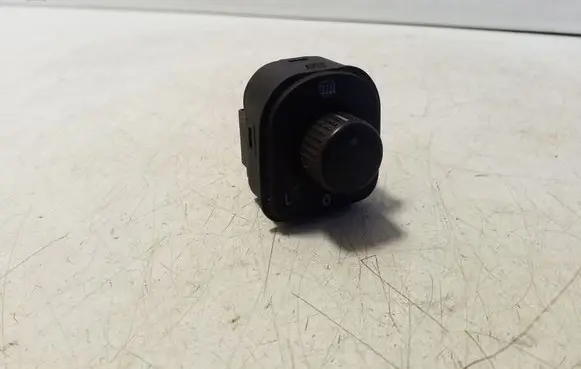 Volkswagen Golf V Wing mirror switch 1K0959565F
