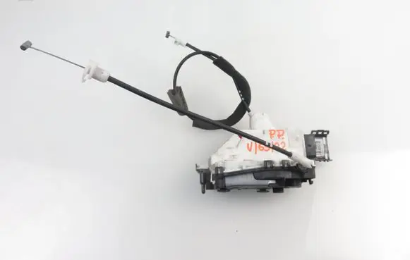 Peugeot 3008 I Front door lock PSA006230