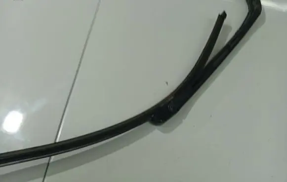 Audi A8 S8 D3 4E Front wiper blade arm 4E1956407B