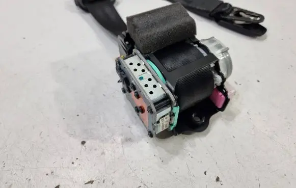 Audi A4 S4 B8 8K Front seatbelt 8K1857706AJ 306226300G48 040315
