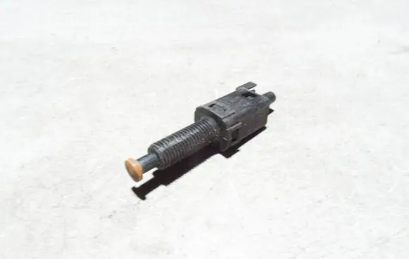 Audi A6 S6 C5 4B Brake pedal sensor switch 811907343B