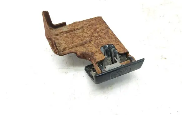 Nissan Primera Engine bonnet (hood) release handle