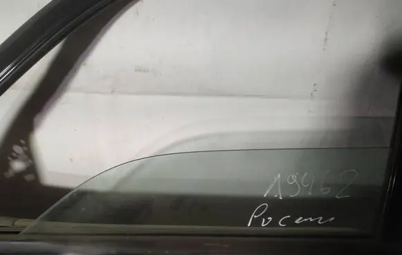 Mitsubishi Pajero Sport I Front door window glass four-door as2
