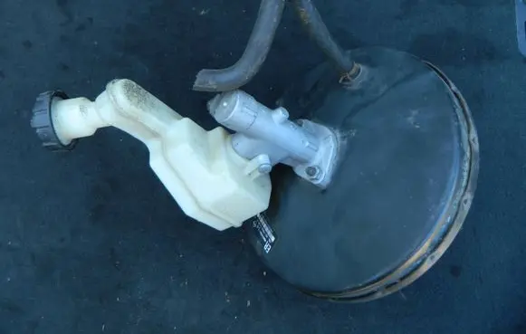 Nissan Note (E11) Brake booster 46007AX621