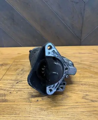 Nissan Qashqai Starter motor 8200584675 M000T87881