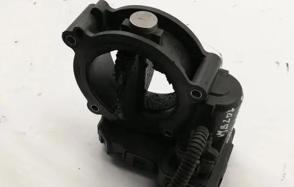Mercedes-Benz E C207 W207 Throttle valve A6510900370