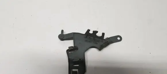Volvo V70 Fender mounting bracket 6G9T14A301VC