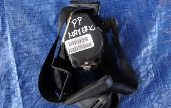 Ford Maverick Front seatbelt