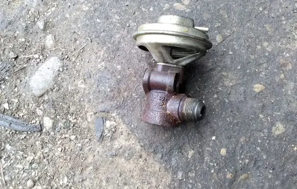 Nissan Almera EGR valve