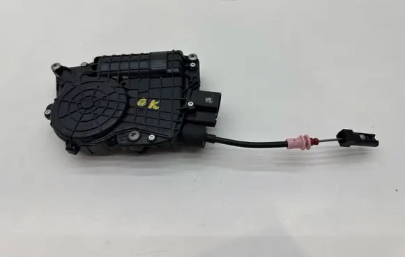 BMW 5 F10 F11 Rear door soft close latching motor 4153310400